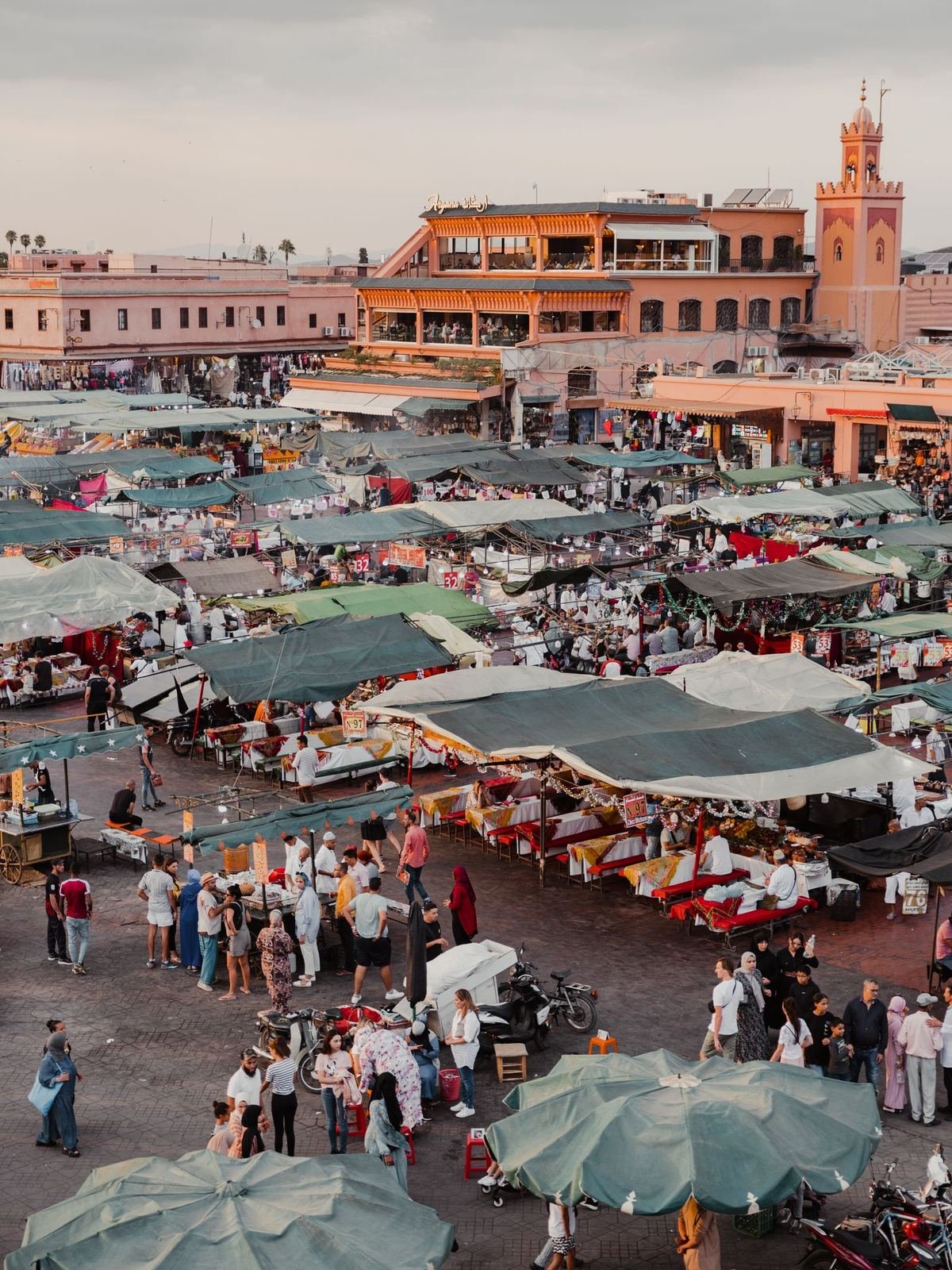 Grand Tour du Maroc — Casablanca — Rabat — Fès — Chefchaouen — Tanger — Sahara — Marrakech